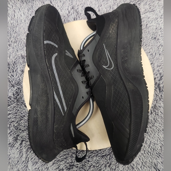 Nike Air Zoom Pegasus 37 Shield Triple Black Running Shoes Mens Size 9.5 - Picture 5 of 9